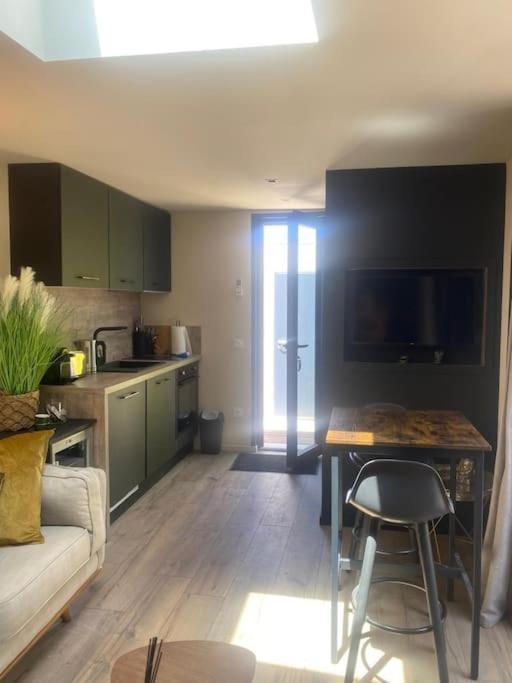 Appartement A Lombre Du Magnolia à LʼIsle-sur-la-Sorgue Extérieur photo